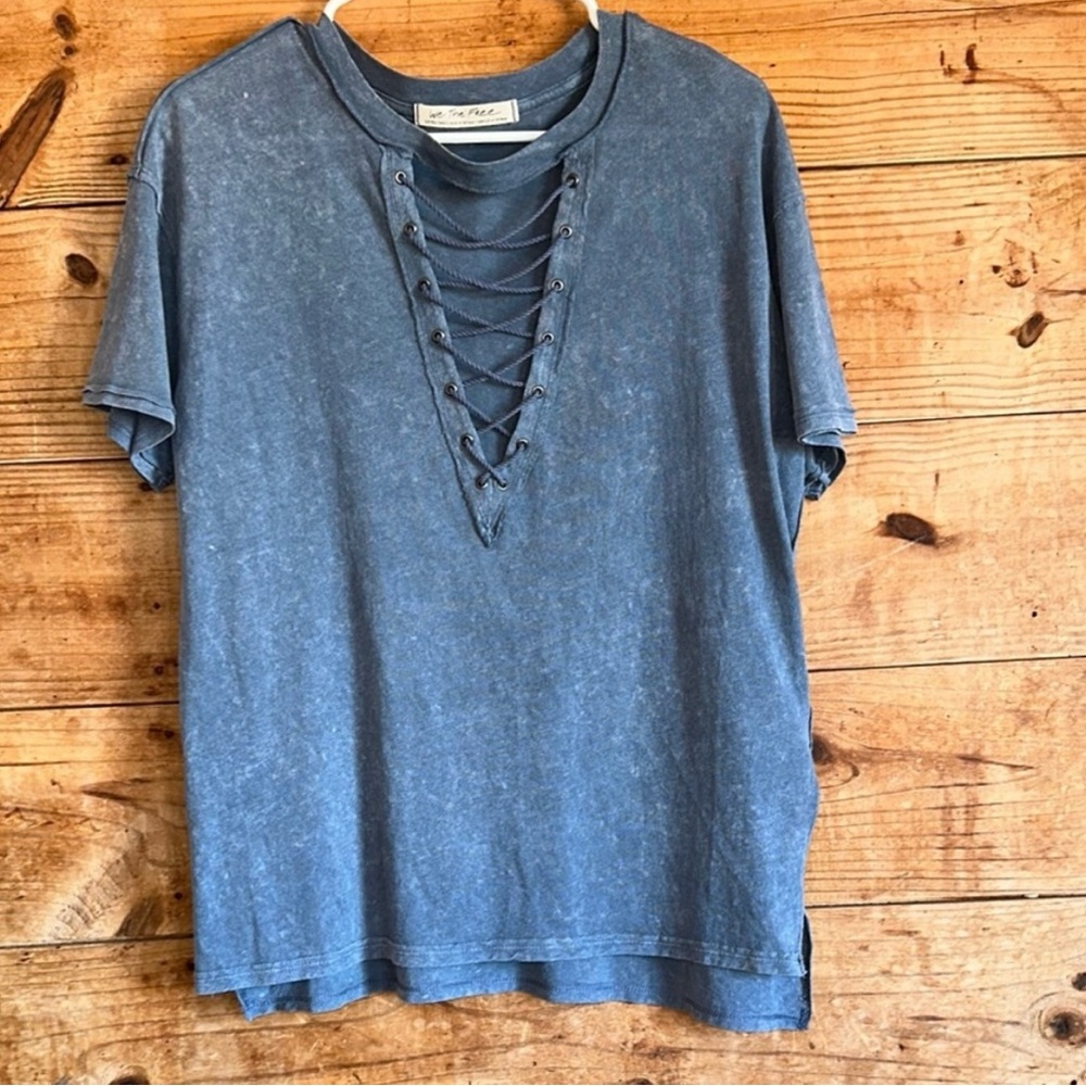 We The Free Azalea Acid Blue Tee Shirt Women’s Medium Lace Up Deep Vee Detail - Picture 3 of 9